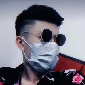 美少女光身体裸体露阴沟
